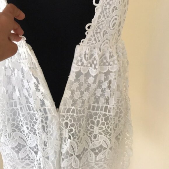 New! TOBI white size M lace cut out dress - Picture 4 of 8